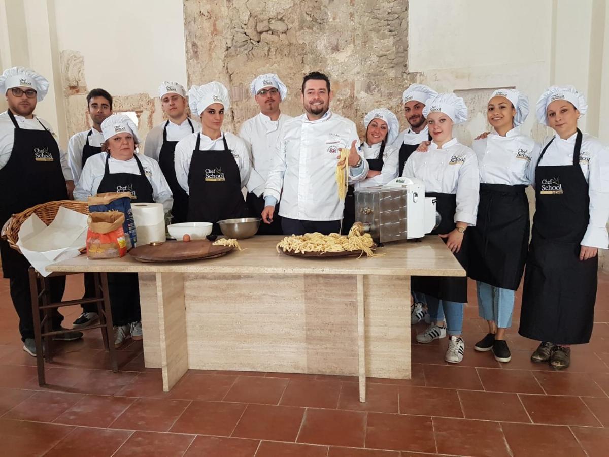 Abbazia Ss. Quirico E Giulitta Hotel Micigliano ภายนอก รูปภาพ