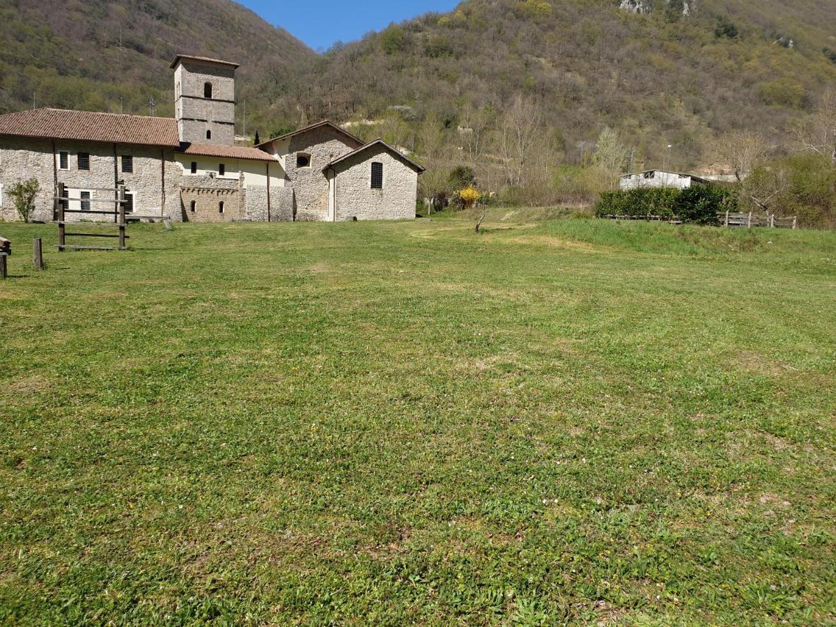 Abbazia Ss. Quirico E Giulitta Hotel Micigliano ภายนอก รูปภาพ