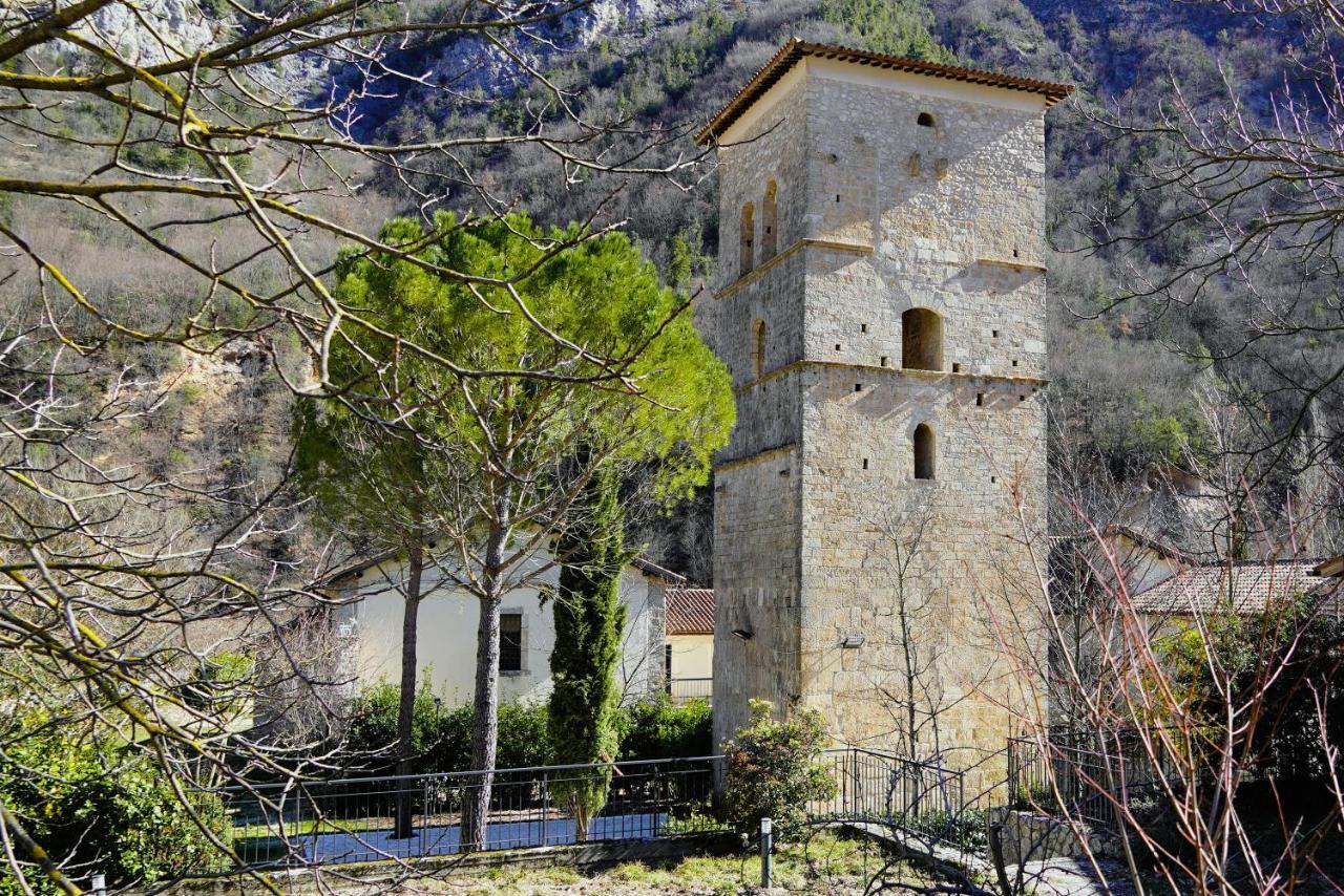 Abbazia Ss. Quirico E Giulitta Hotel Micigliano ภายนอก รูปภาพ