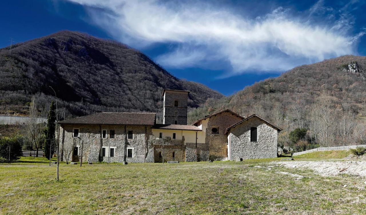 Abbazia Ss. Quirico E Giulitta Hotel Micigliano ภายนอก รูปภาพ