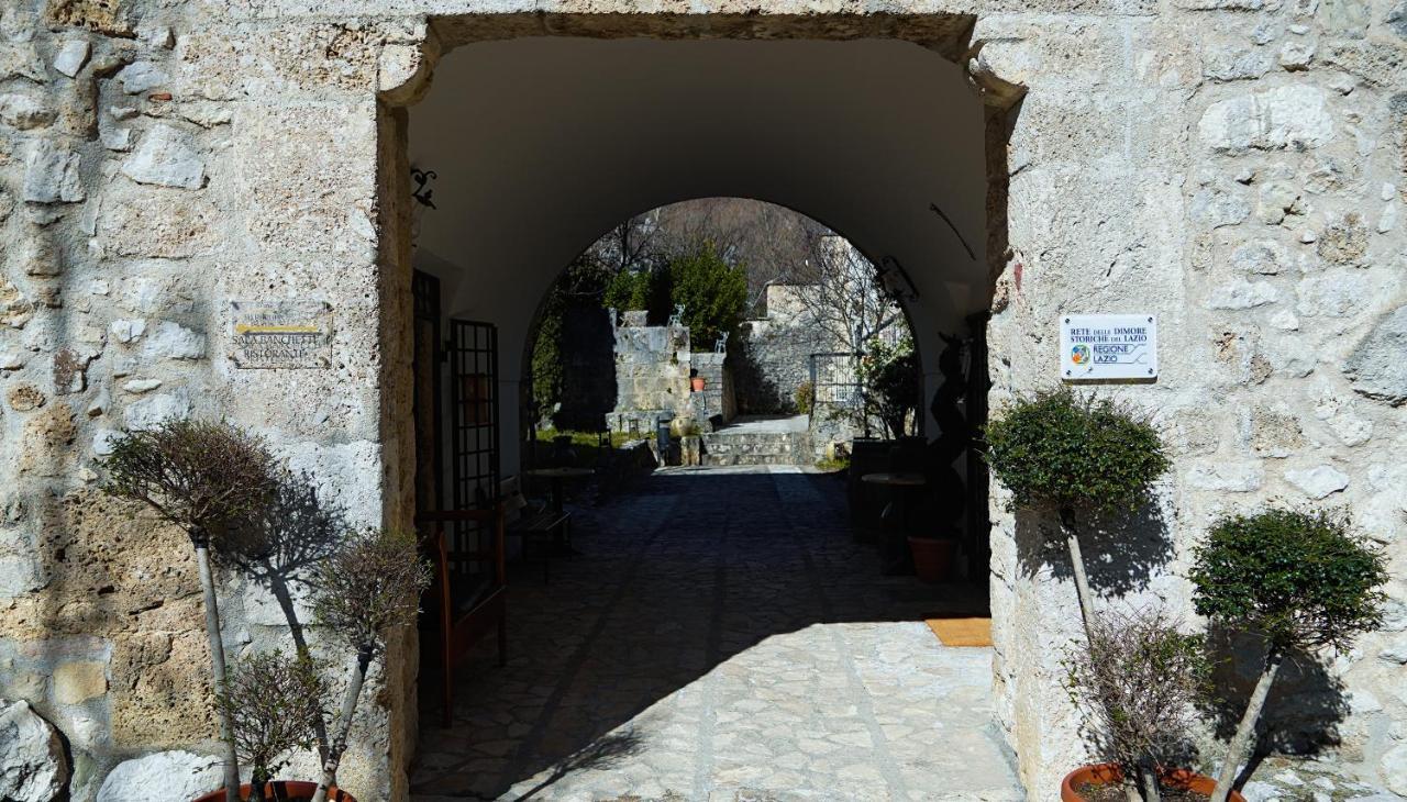 Abbazia Ss. Quirico E Giulitta Hotel Micigliano ภายนอก รูปภาพ