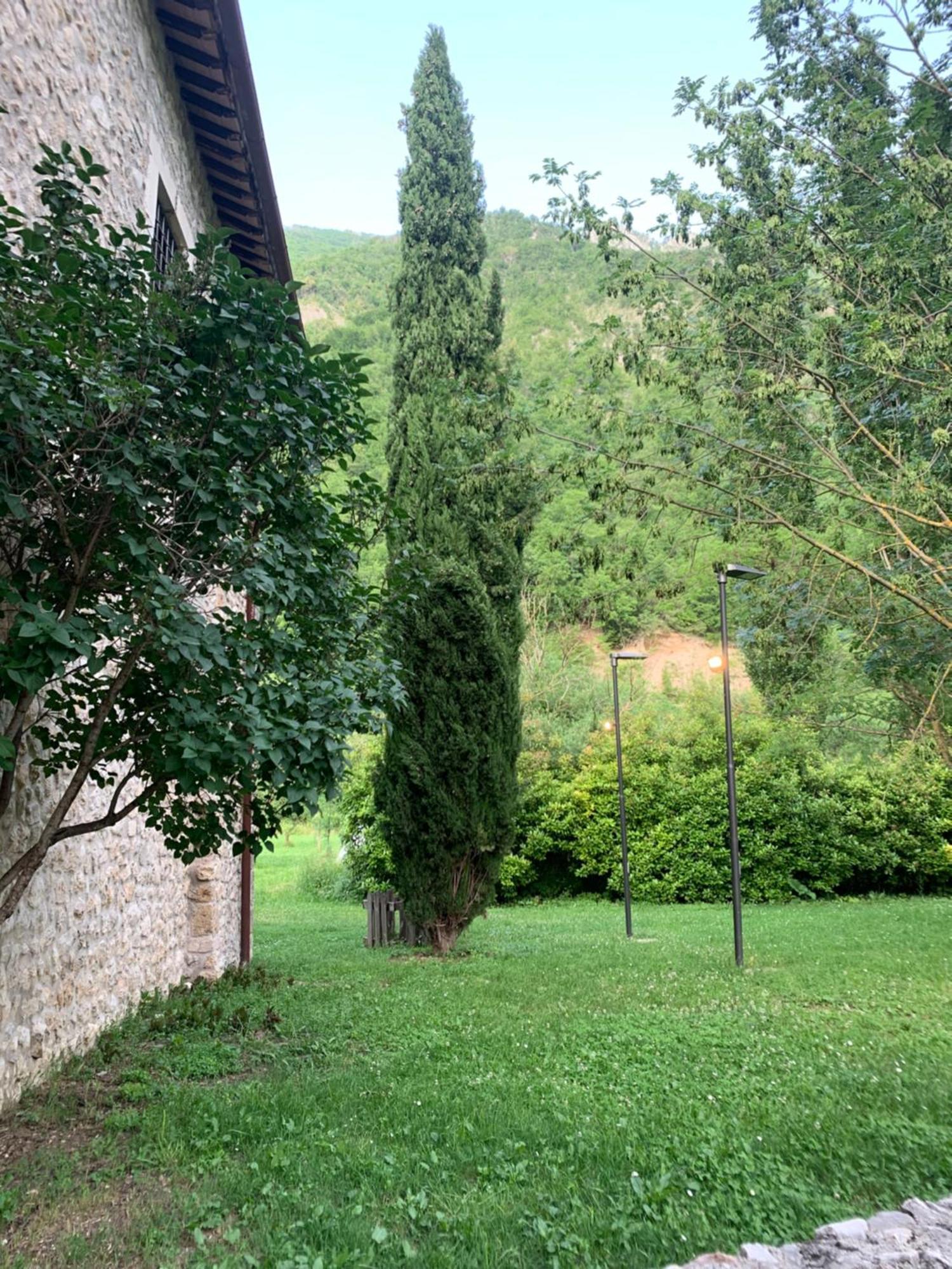 Abbazia Ss. Quirico E Giulitta Hotel Micigliano ภายนอก รูปภาพ